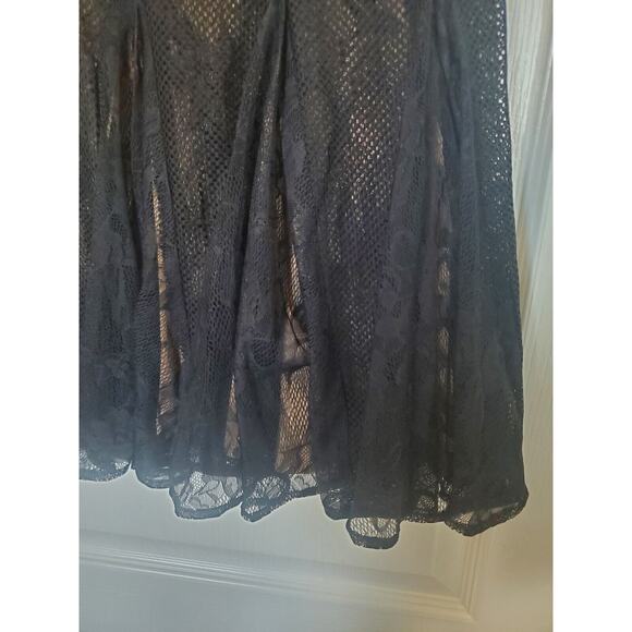 Tadashi Shoji Black Netted and Floral Lace Knee Length Gothic Dress, Size 6 - Picture 7 of 13